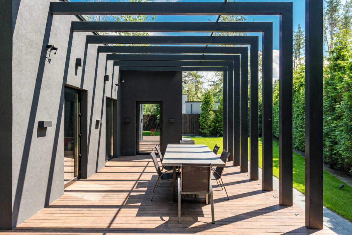 designing modular home backyard